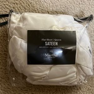 Martha Stewart Collection White
Solid Cotton 400 Thread Count Flat Sheet,
Queen